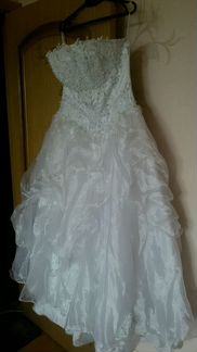 Продаю свадебное платье белое в хорошем состоянии