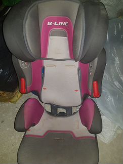 Два автомобильных детских кресла