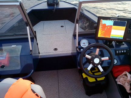 Windboat 45 DCX, Suzuki 30 ARS