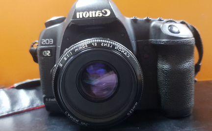Зеркальный фотоаппарат Canon EOS 5D Mark II