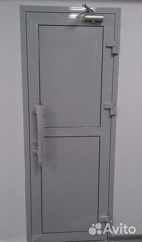 Дверь алюминиевая