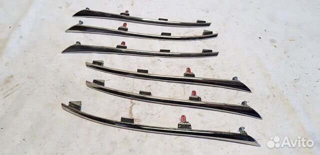 Toyota RAV 4 2006-2013 Молдинг решетки радиатора