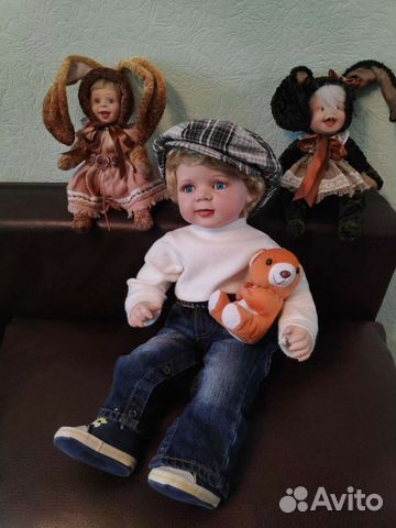 Кукла фарфоровая