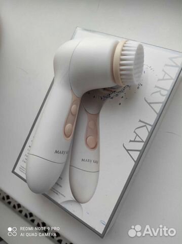 Щетка для глубокого очищения лица Мери Кей