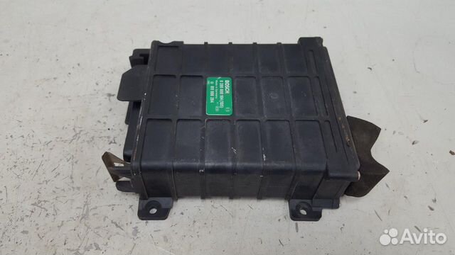 Блок управления двигателем двс эбу Audi 80 B3 893