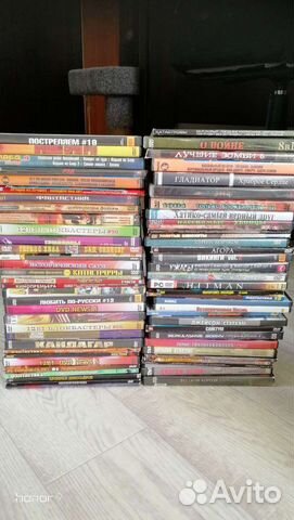 Диски с фильмами. 66 штук. Цена за всё