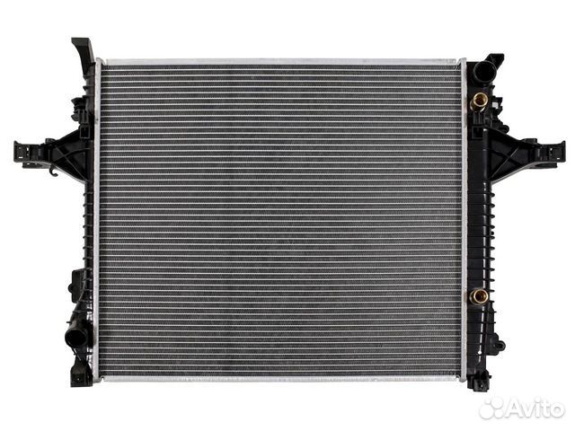 Радиатор охлаждения двигателя Volvo XC90