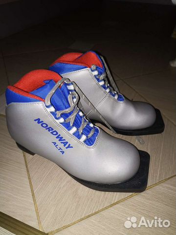 Лыжные ботинки