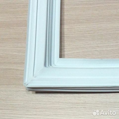 Резинка уплотнитель на дверь холодильника