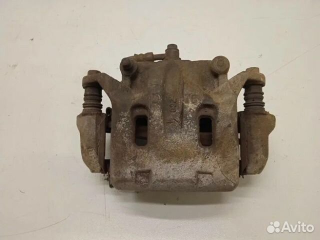 Суппорт передний правый Infiniti m35 v35