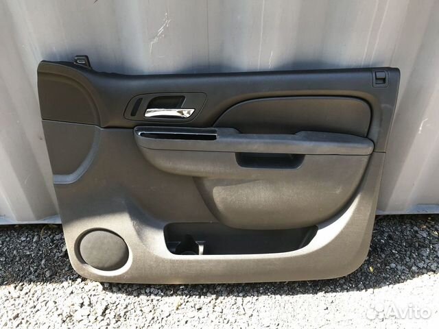 Обшивка передней правой двери Chevrolet Tahoe III