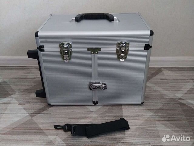 Бьюти чемодан - кейс алюминиевый для мастера маник