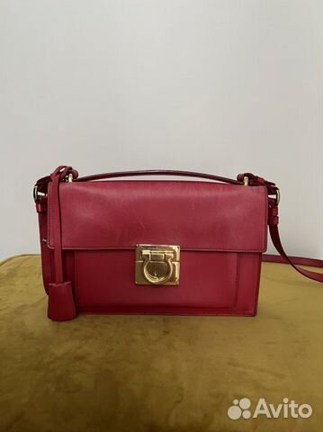 Сумка Salvatore Ferragamo красного цвета