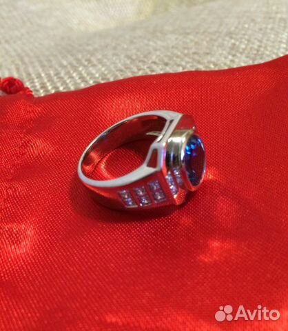Серебряный перстень с топазом Серебряный перстень с топазом