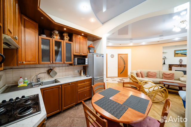 

3-к. квартира, 122 м², 3/5 эт.