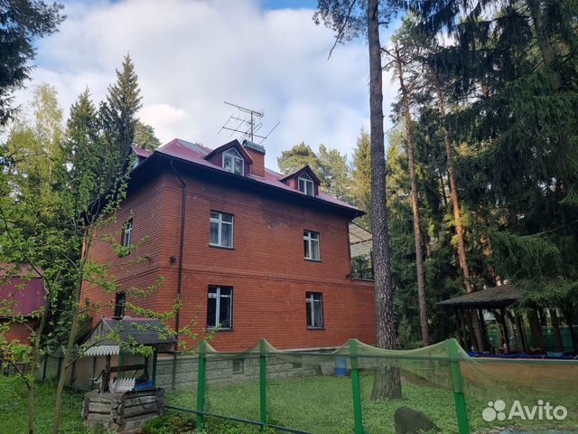 

5-к. дом, 305 м²