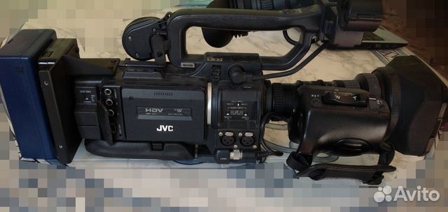 Профессиональная видеокамера JVC GY-HD100 Профессиональная видеокамера JVC GY-HD100