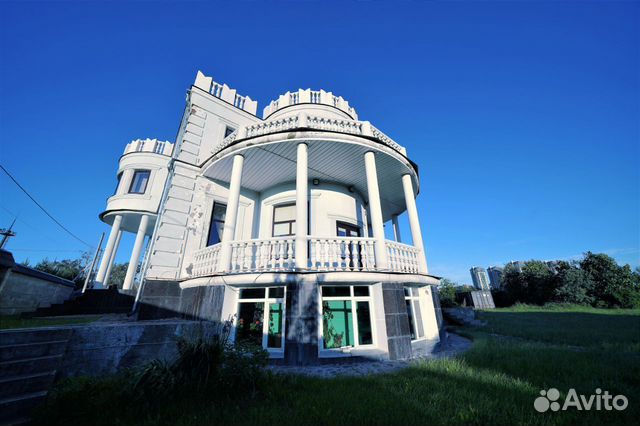 

10-к. и более коттедж, 700 м²