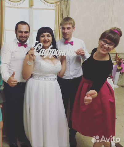 Ведущая и диджей