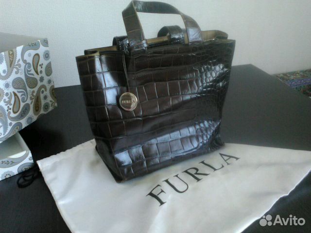 Сумка женская из натуральной кожи Furla Сумка женская из натуральной кожи Furla