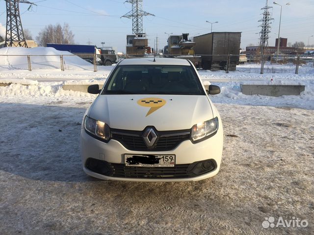 Водители в Яндекс такси, на автомобиль компании