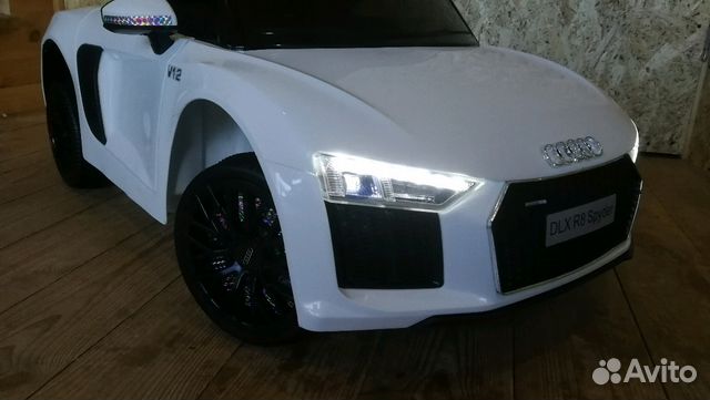 Audi R8 spyder 12 в электромобиль