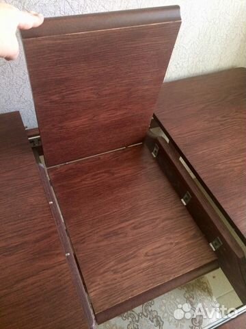 Стол и стулья