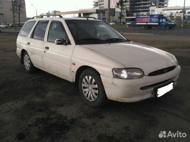 Escort 2000