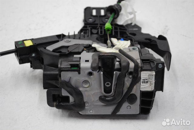 Замок задней двери правый Mercedes W205 C-klass