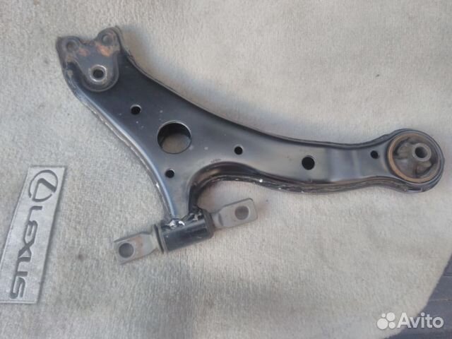 Рычаг передней подвески левый на лексус RX 300,400