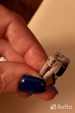 Серебряное кольцо с цирконами