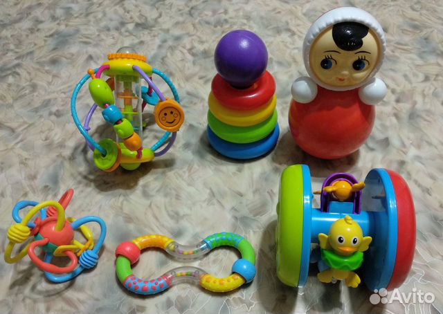 Развивающие игрушки для малыша пакетом