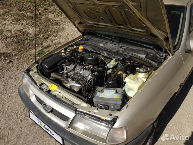 Opel Vectra 1.8 AT, 1993, 340 400 км