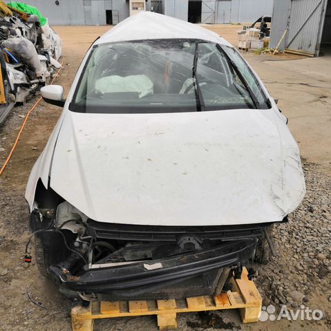 Volkswagen Polo 1.6 МТ, 2015, битый, 83 615 км