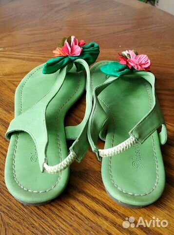 Босоножки кожаные через палец новые, 39 размер