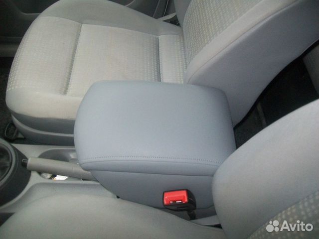 Подлокотник для Volkswagen Caddy Подлокотник для Volkswagen Caddy