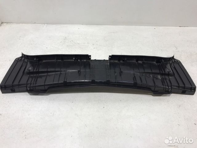 Накладка замка багажника передняя Toyota Camry V70 Накладка замка багажника передняя Toyota Camry V70