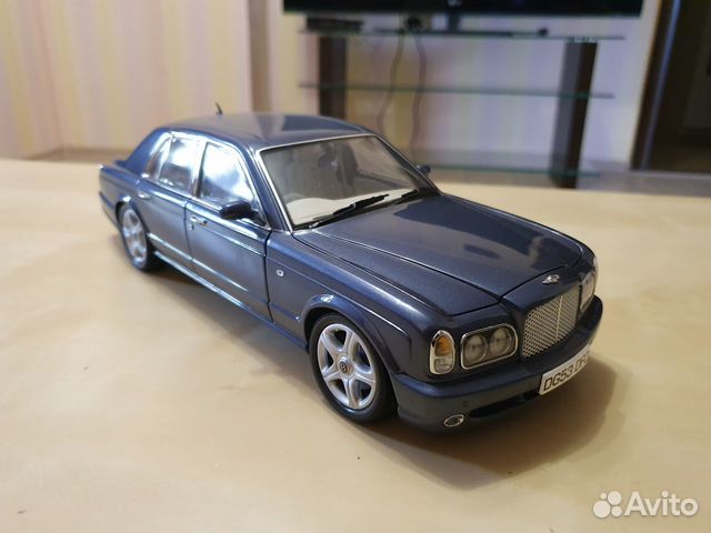 1:18 Bentley Arnage Minichamps Dealer 1/18 1:18 Bentley Arnage Minichamps Dealer 1/18