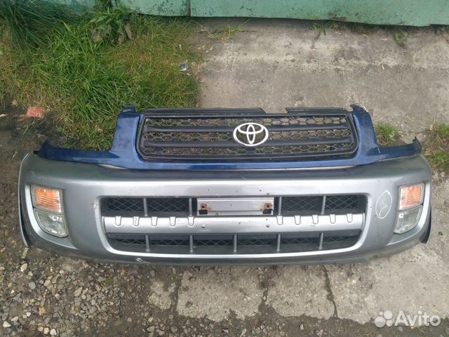 Бампер передний на Toyota Rav4 II