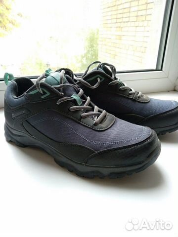 Женские кроссовки