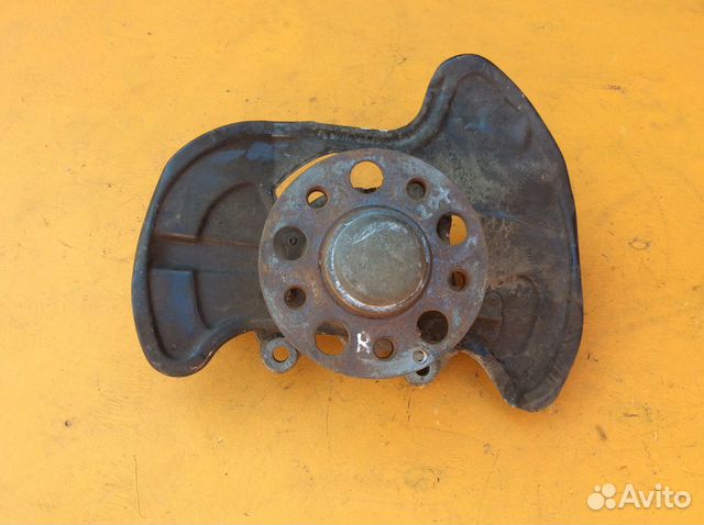 Кулак передний правый Mercedes w204 W207 C E Кулак передний правый Mercedes w204 W207 C E