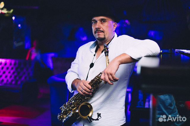 Саксофонист на мероприятие