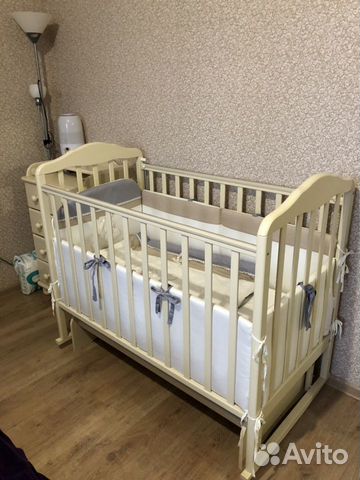 Продам комод и кровать с бортиками и постельным
