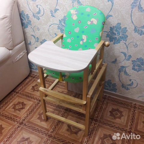 Стульчик и стол для кормления