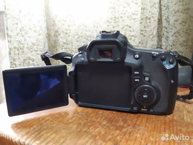 Зеркальный фотоаппарат Зеркальный фотоаппарат