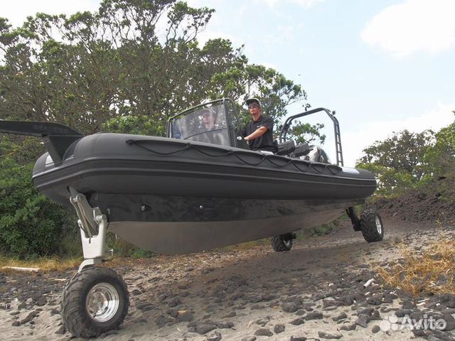Амфибийный катер Sealegs 7.7 RIB Wide Console Амфибийный катер Sealegs 7.7 RIB Wide Console