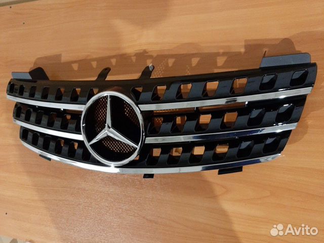 Решетка радиатора ml Mercedes w 164 1648800085 Решетка радиатора ml Mercedes w 164 1648800085