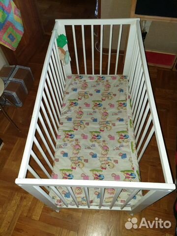 Детская кроватка с ортопедическим матрасом Детская кроватка с ортопедическим матрасом