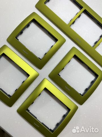 Legrand galea life рамки зеленые металлические и р Legrand galea life рамки зеленые металлические и р