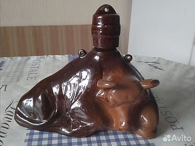Бутылки и бутылкодержатель